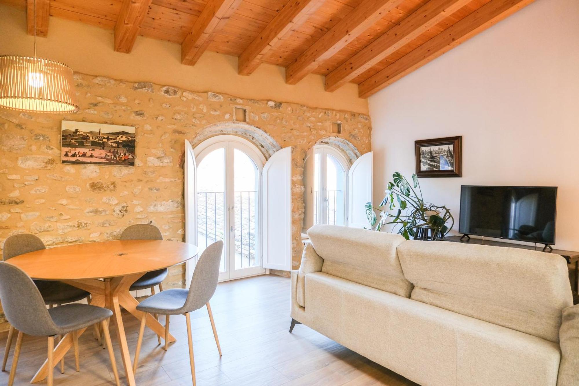 Ganganell Atic Apartamento Con Terraza En Besalu Exterior photo